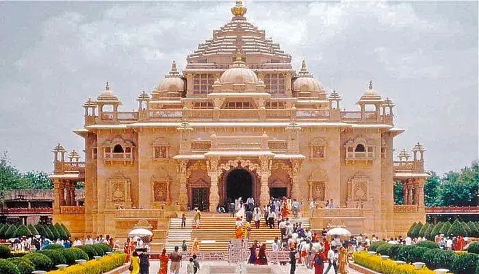 Delhi Temples and Spiritual Sites Tour – 6 Hours